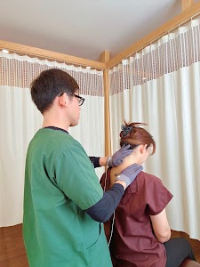 ひろおか整骨院・整体院