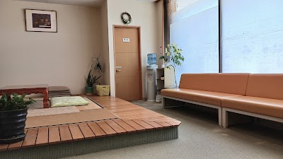 鶴亀整骨院