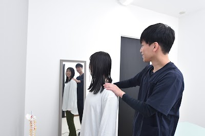 猫背矯正とカラダメンテナンス整体 hinoto