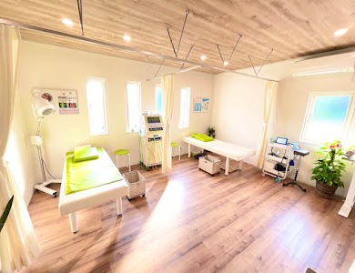 杜都宏友会 アーモンド接骨院