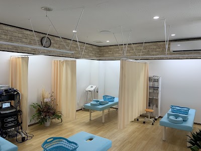アレックス接骨院
